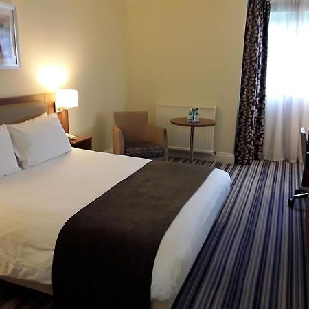 Holiday Inn Leeds-Wakefield M1 Jct40, An Ihg Hotel Екстериор снимка
