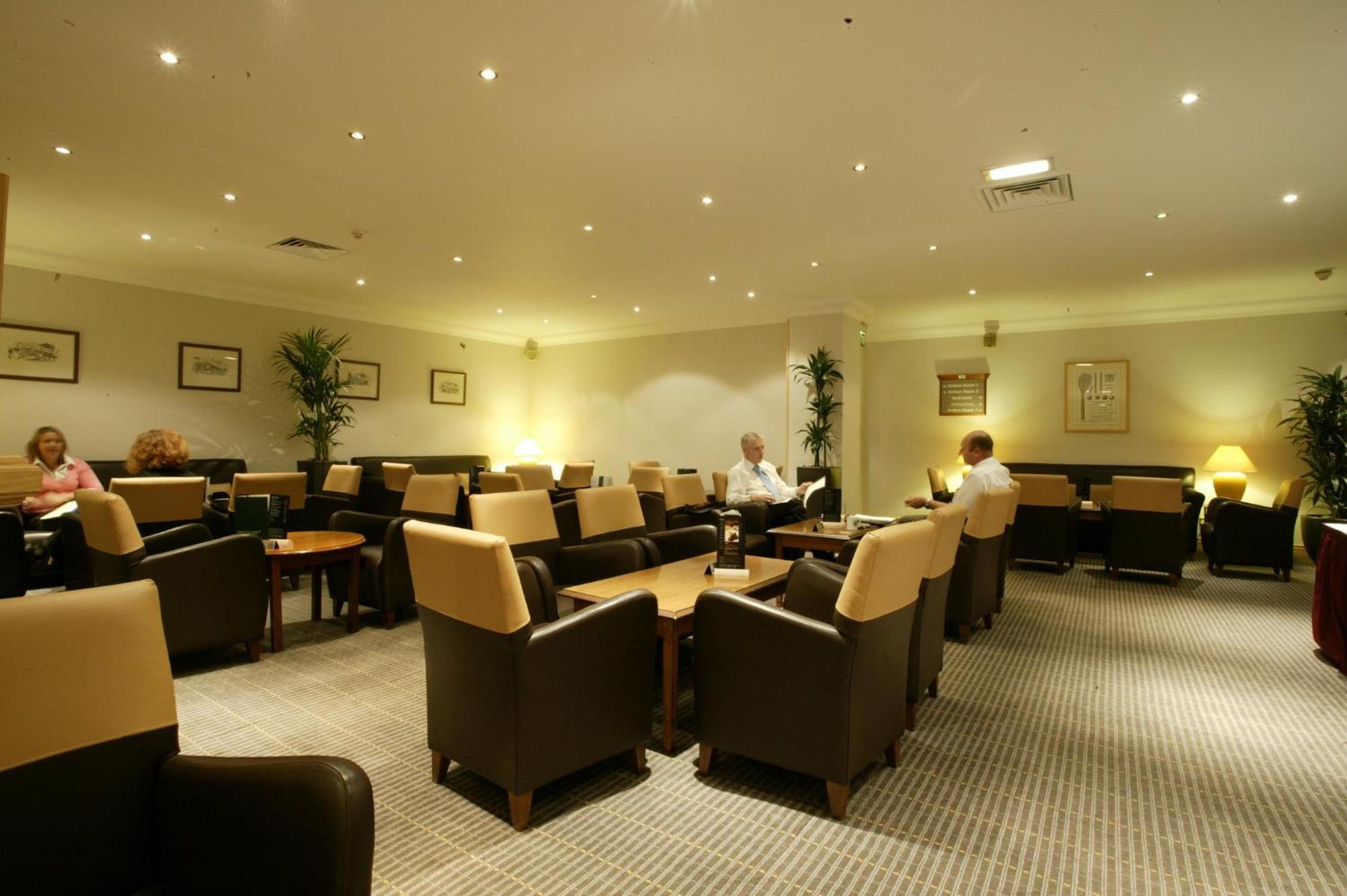 Holiday Inn Leeds-Wakefield M1 Jct40, An Ihg Hotel Екстериор снимка